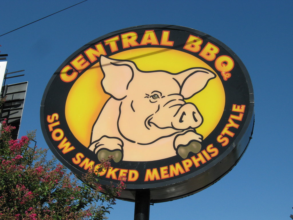 Central Barbecue in Memphis | Places to See in Tennessee